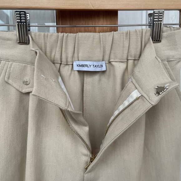 Kimberly Taylor Pleated Shorts - Picture 3 of 7